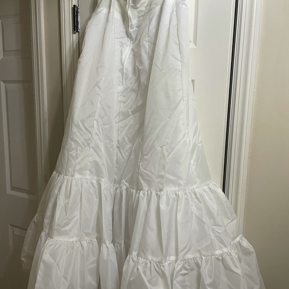 David’s Bridal size 14 wedding dress - Picture 8 of 11